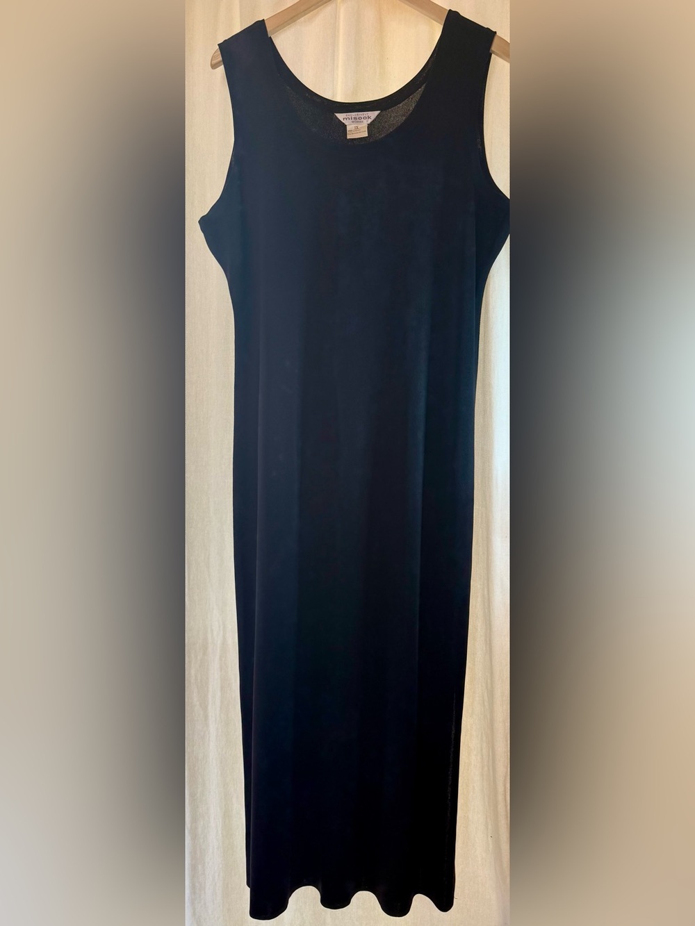 Misook Black Sleeveless Midi Dress